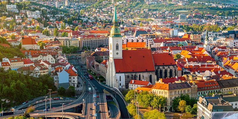Slovakya'da Turistik Oturum Nasıl Alınır: Başvuru Adımları ve Gereken Belgeler